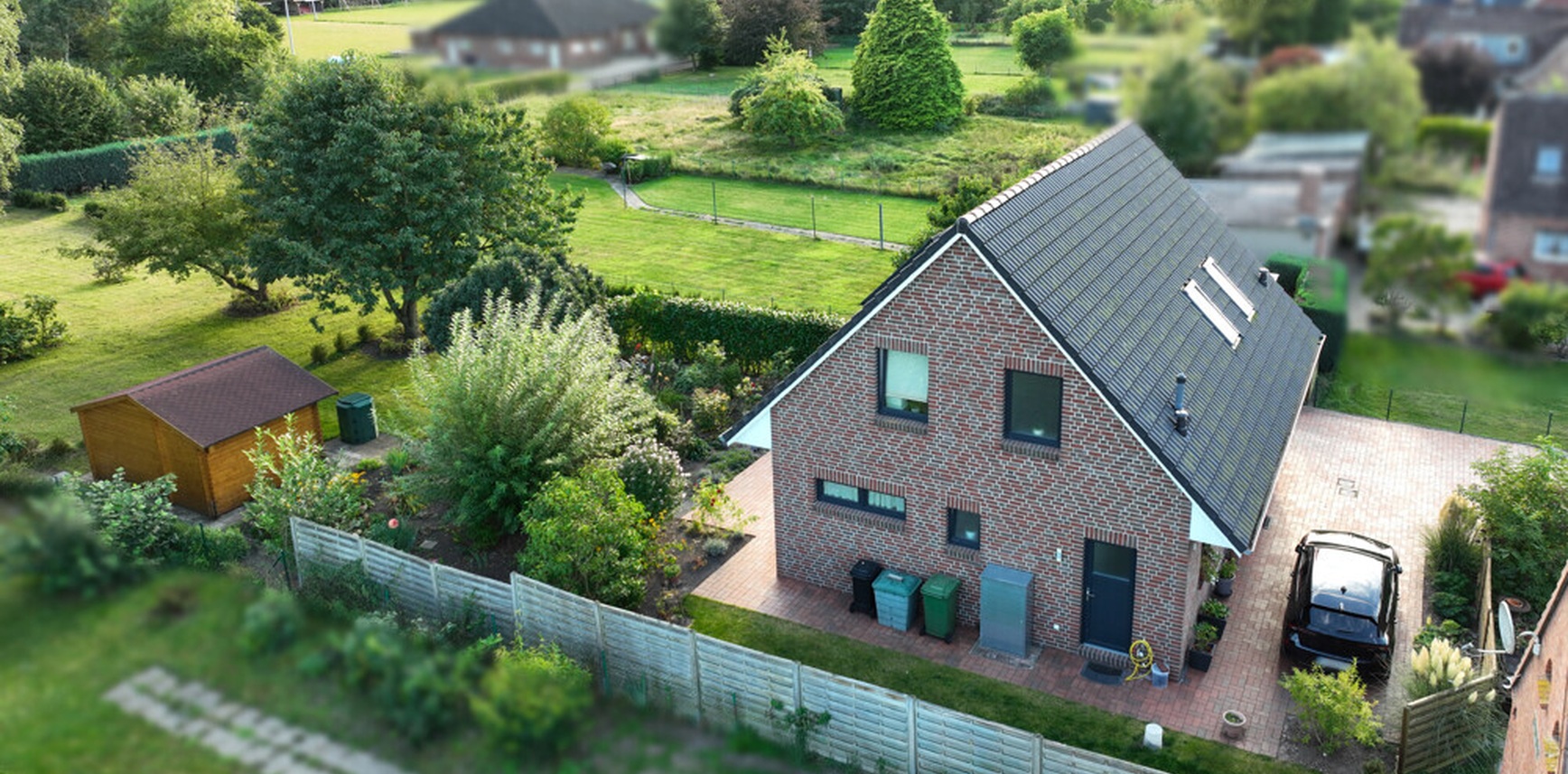 Titelfoto: Modernes Einfamilienhaus mit Südterrasse in Lehmkuhlen